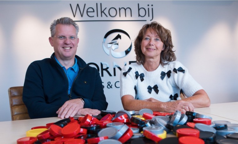 Looks van blik met voordelen van kunststof